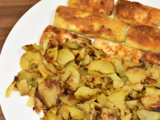 So schmeckt Tofu - paniert mit Kartoffelflocken und leckerer Beilage.