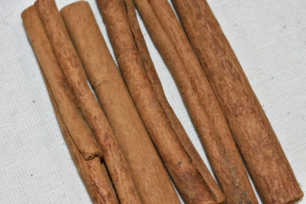 Zimtstangen (indonesischer Zimt) | Darf ich vorstellen? Das ist Cinnamomum burmannii - oder einfacher: Indonesischer Zimt.