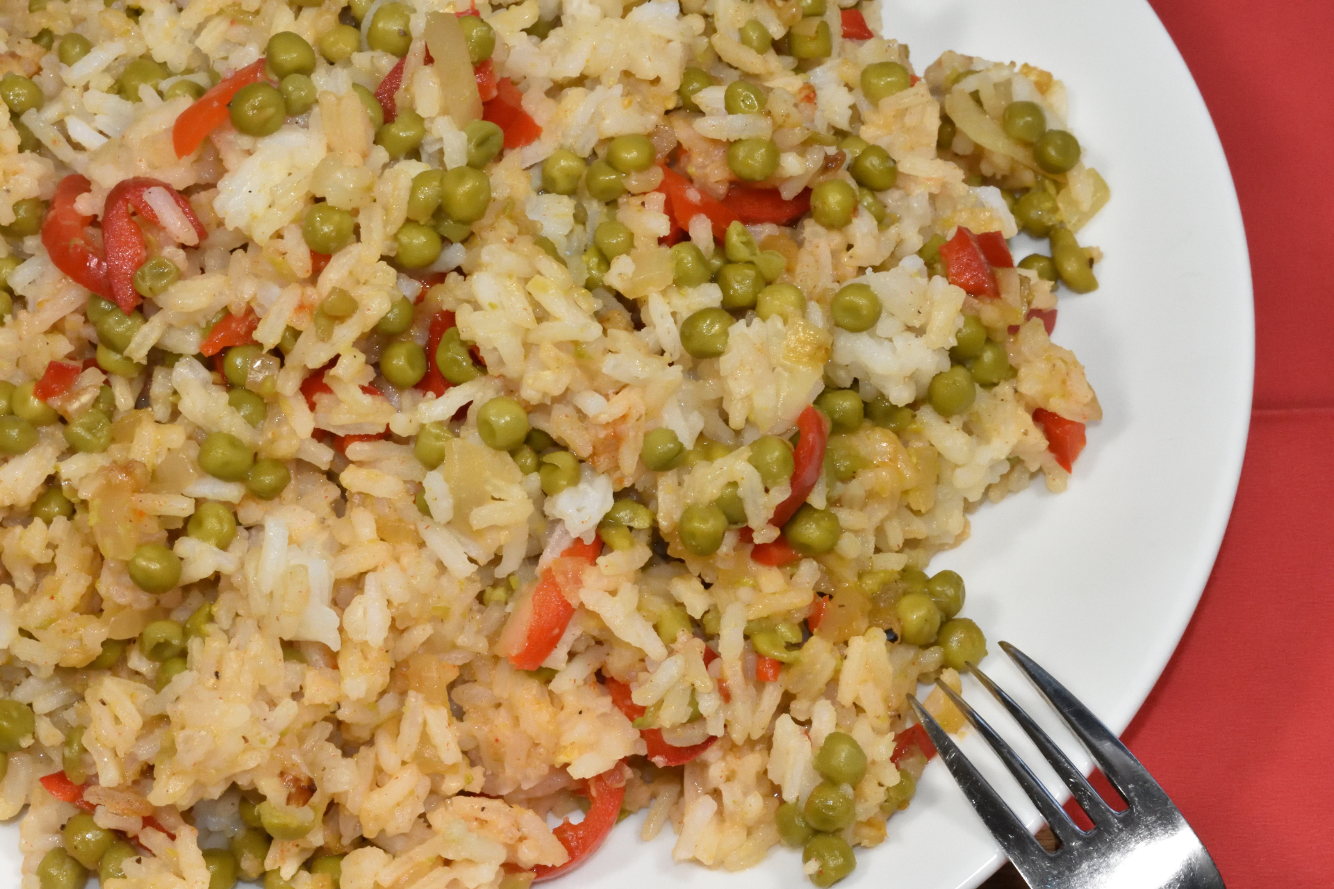 Schnelles Reisgericht mit Erbsen und Paprika | Veggie Tobi
