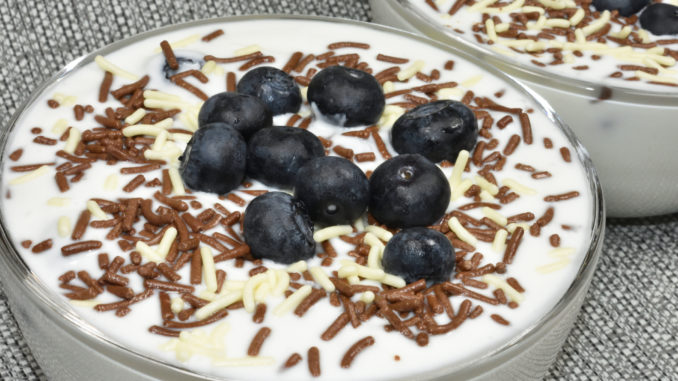 Minutendessert mit Heidelbeeren Für dieses köstliche Dessert brauchst Du nur ein paar Minuten - da bleibt Dir mehr Zeit zum Genießen ! :-)