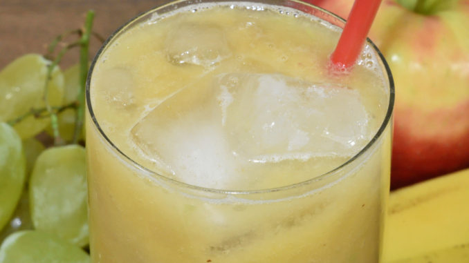 Apfel-Bananen-Weintrauben-Smoothie Das ist schon beinahe kein Smoothie mehr, sondern ein echter Sommer-Cocktail !