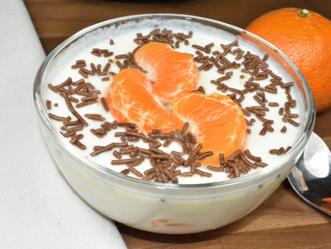 Buttermilchdessert mit Mandarinen | Veggie Tobi Buttermilchdessert mit Mandarinen | Veggie Tobi