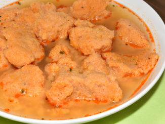 Schluss mit blassen Grießklößchen - Veggie Tobi bringt Farbe in die Suppe! :-)