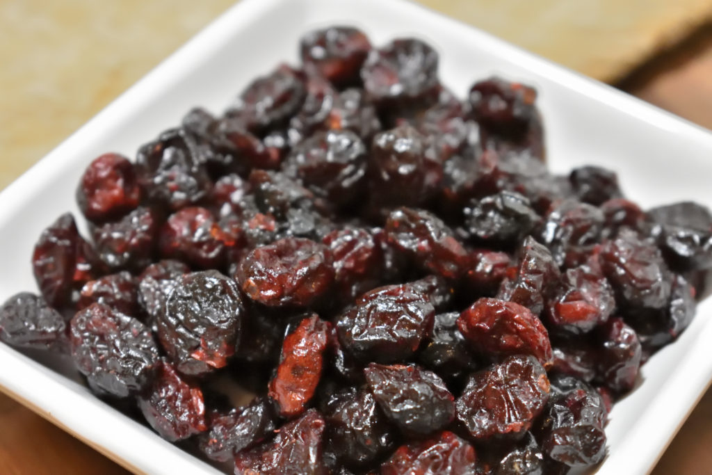 Powerfrucht Cranberries - klein und oho | Zugegeben, die sehen doch recht unscheinbar aus. Aber in diesen kleinen Beeren steckt ein fein herb-säuerliches Aroma, das perfekt zu Hanf passt.
