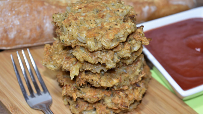 Wenn Dich der Hafer sticht... dann mach Dir am besten ein paar Bratlinge draus! Mit Zwiebeln, vielen Gewürzen und Gouda hast Du im Nu eine leckere, vollwertige Mahlzeit zubereitet - mmmh!