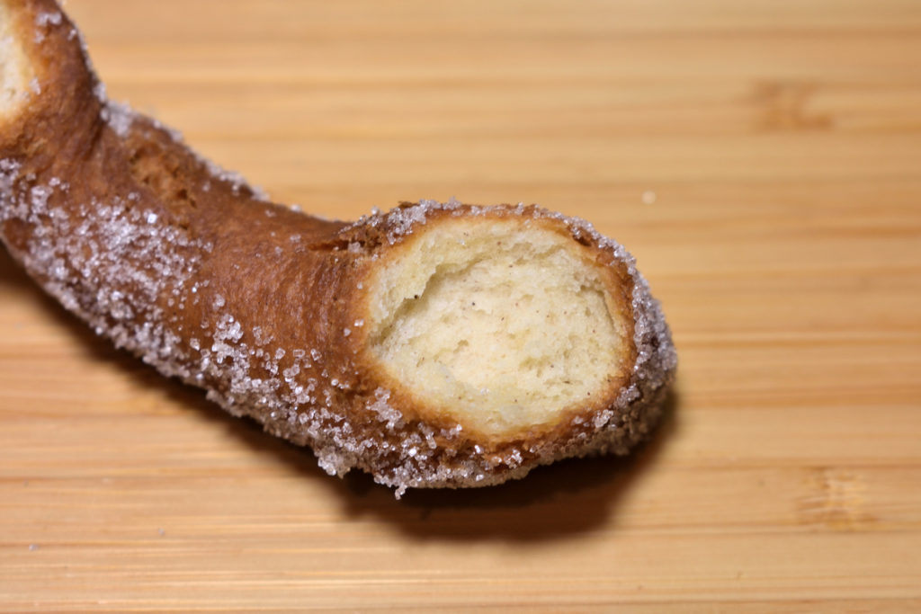 Räderkuchen - mmmhhhh... | So sieht der perfekte Flecken aus: Innen gut durchgebacken und außen knusprig braun mit süßem Zimtzucker bestreut. Da schmeckt jede Kalorie! :-)