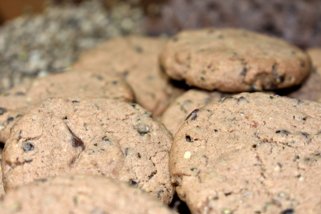 Schoko-Hanf-Cookies (Serviervorschlag) | Na, die sehen doch wirklich zum Vernaschen aus! Lass sie Dir schmecken...