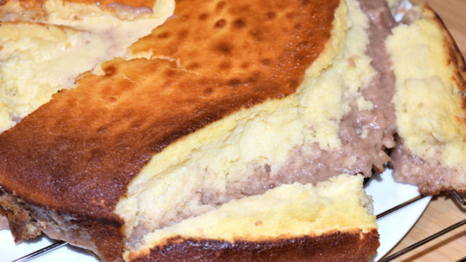 Nicht jedes neue Rezept gelingt auf Anhieb... und manchmal geht wirklich alles schief - dieses zerlaufene Etwas hätte übrigens ein Erdbeer-Käsekuchen werden sollen.