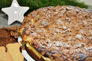 Cremiger Quark, der Geschmack von Lebkuchen und Spekulatius, dazu Preiselbeeren und Zitrone - kein Wunder, dass mein winterlicher Käsekuchen so beliebt ist!